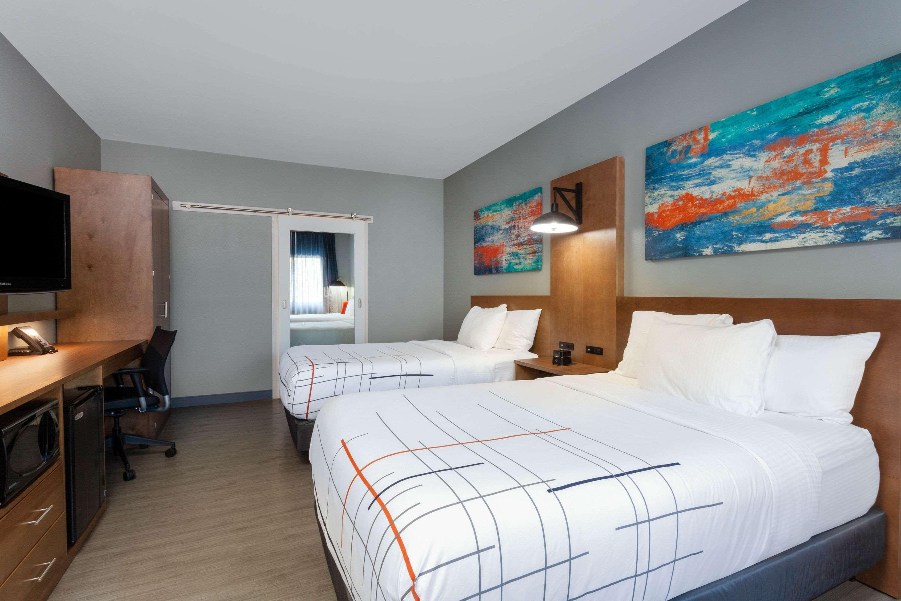 La Quinta By Wyndham Ft. Myers - Sanibel Gateway Hotel Fort Myers Exterior photo
