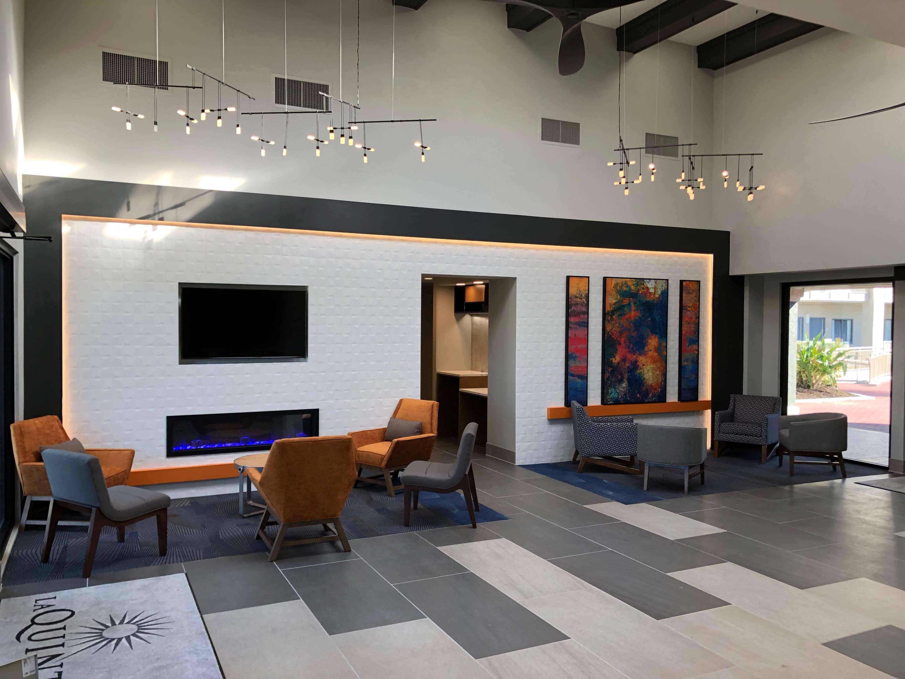La Quinta By Wyndham Ft. Myers - Sanibel Gateway Hotel Fort Myers Exterior photo