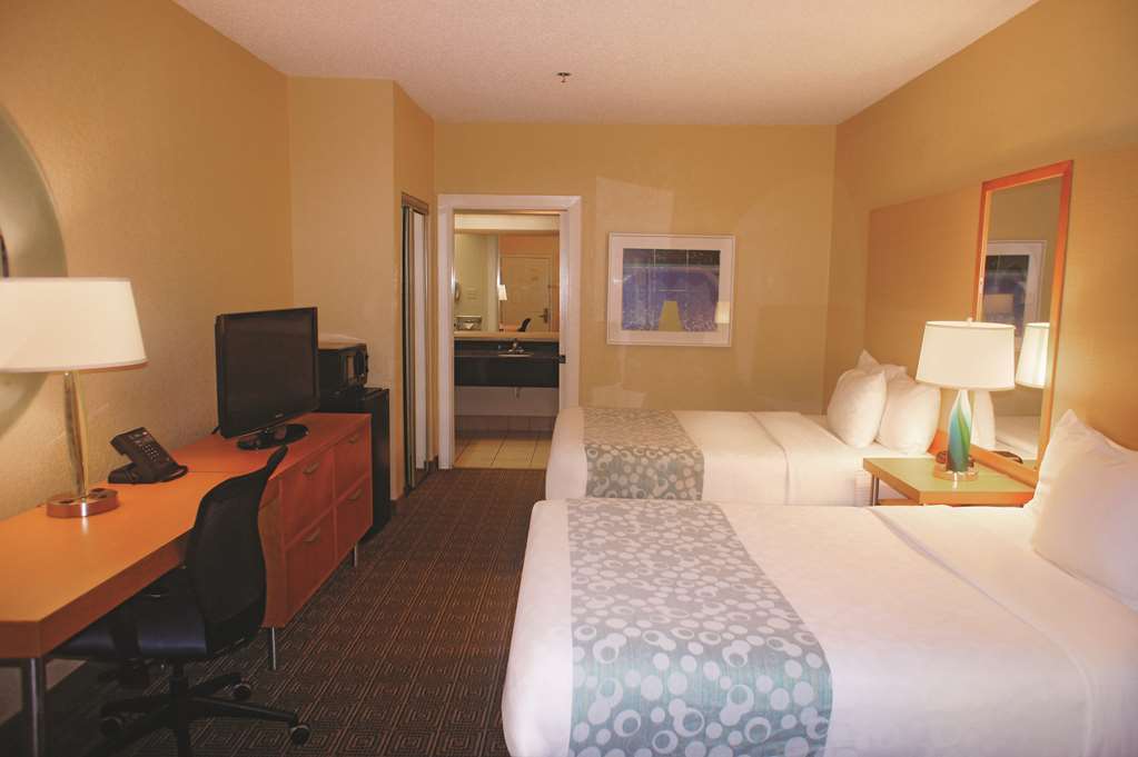 La Quinta By Wyndham Ft. Myers - Sanibel Gateway Hotel Fort Myers Room photo
