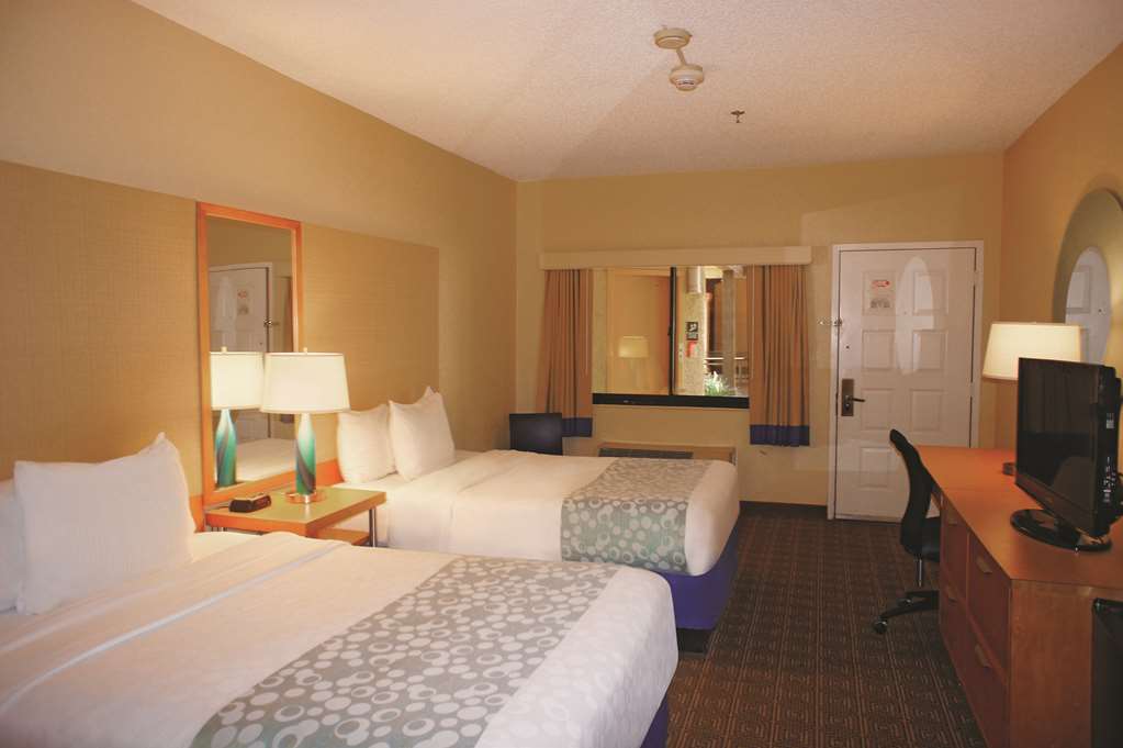 La Quinta By Wyndham Ft. Myers - Sanibel Gateway Hotel Fort Myers Room photo