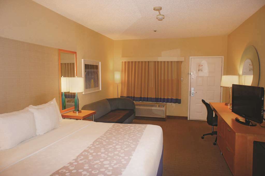 La Quinta By Wyndham Ft. Myers - Sanibel Gateway Hotel Fort Myers Room photo