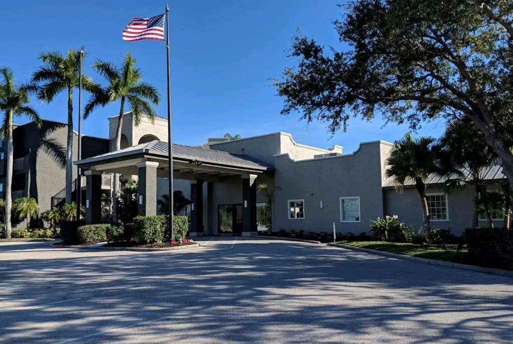 La Quinta By Wyndham Ft. Myers - Sanibel Gateway Hotel Fort Myers Exterior photo